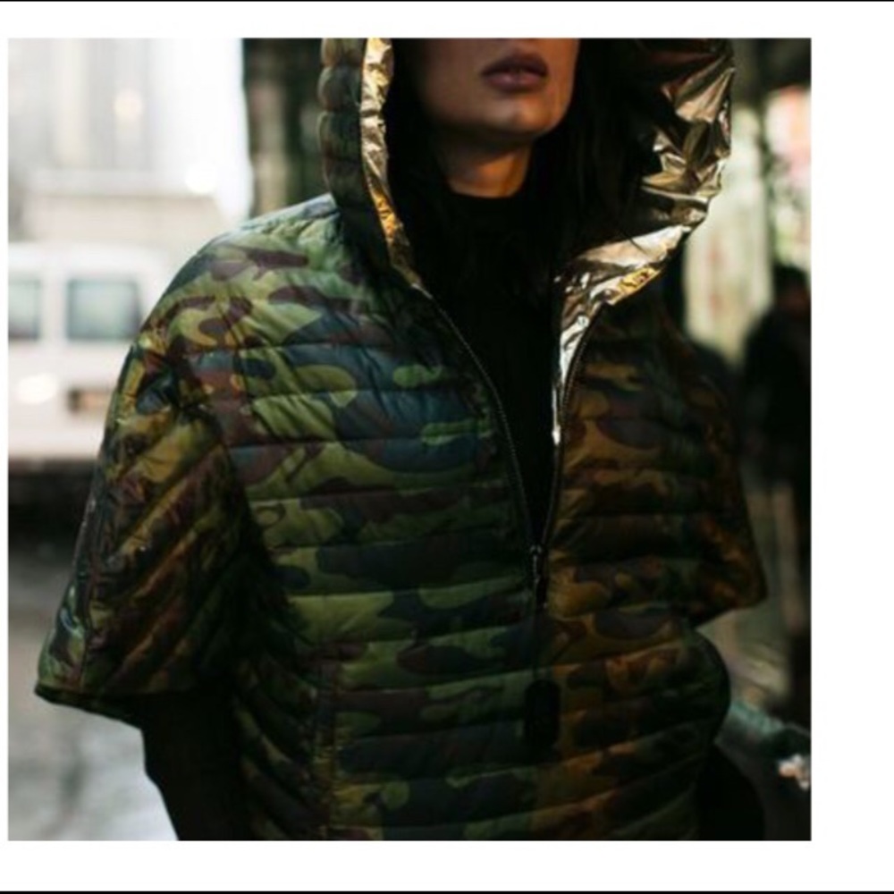 SALE!! Think Royln Crop Hi Low Poncho Olive Camo Gold XS